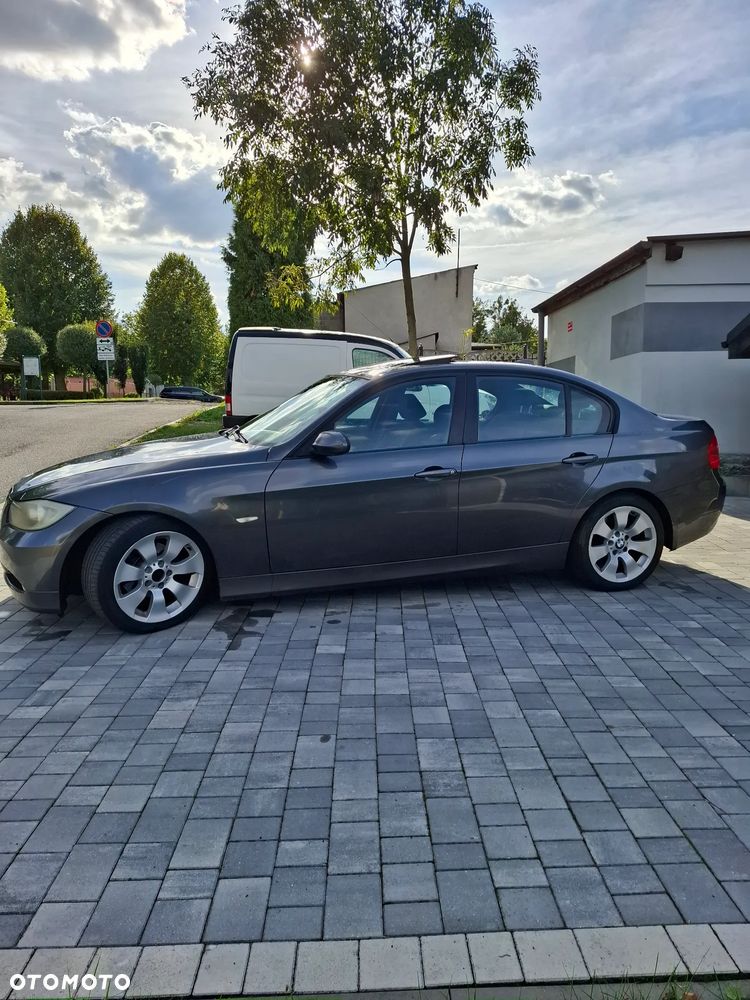 BMW Seria 3 318d - 11