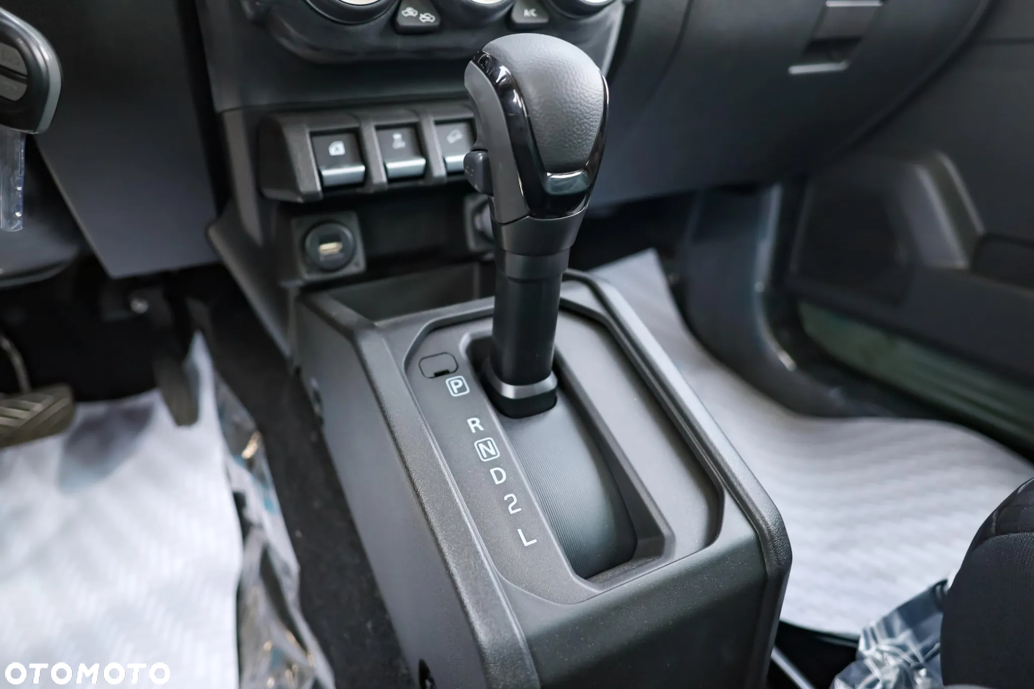 Suzuki Jimny 1.5 Elegance - 26