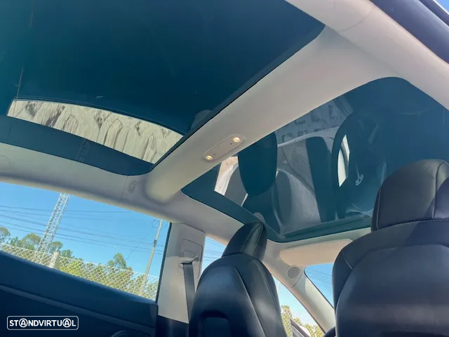 Tesla Model 3 - 16