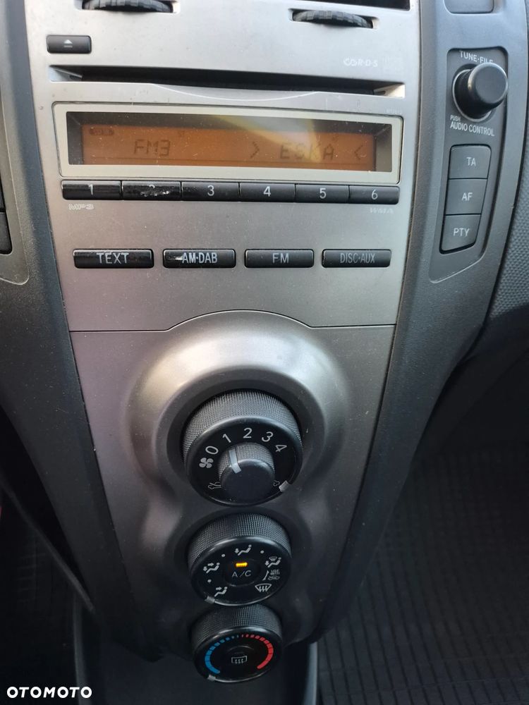 Toyota Yaris - 20