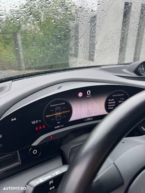 Porsche Taycan - 8