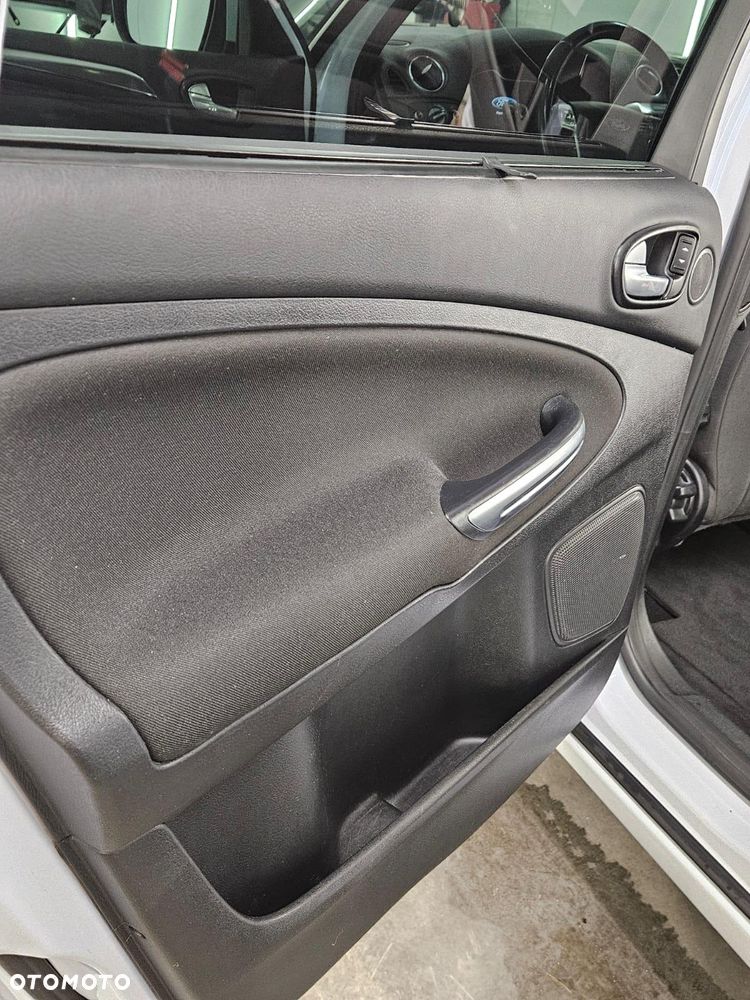 Ford S-Max - 12