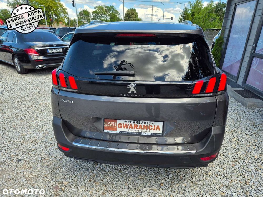 Peugeot 5008 - 8