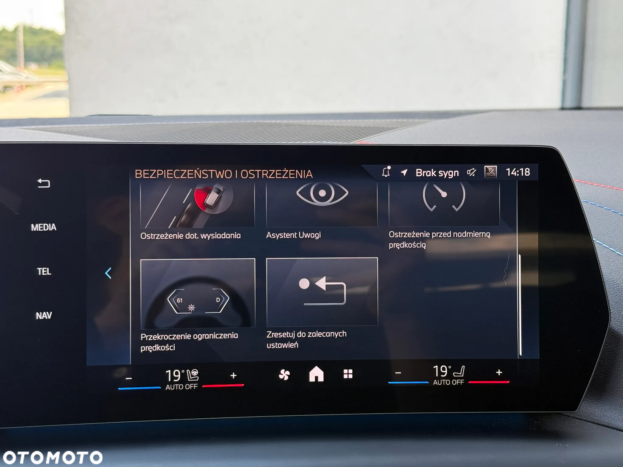 BMW Seria 1 120 mHEV - 37