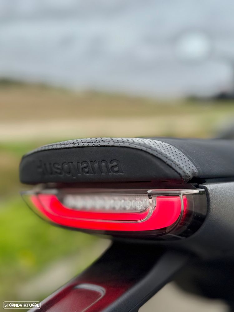 Husqvarna Svartpilen 801 - 3