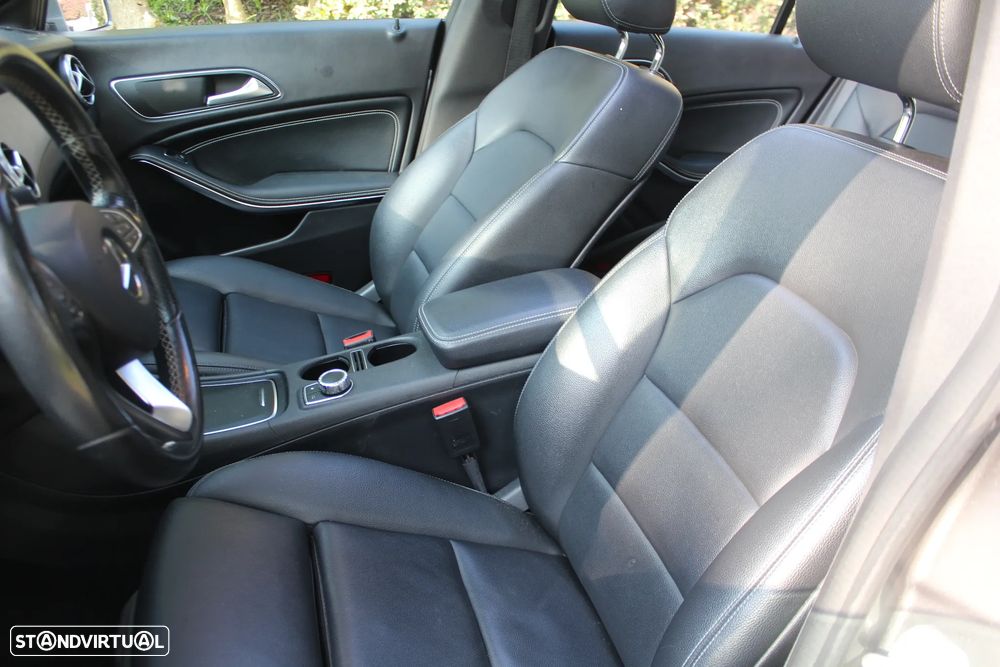 Mercedes-Benz CLA 200 d 4Matic 7G-DCT - 15