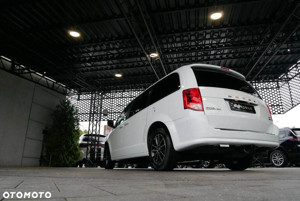 Dodge Grand Caravan - 39