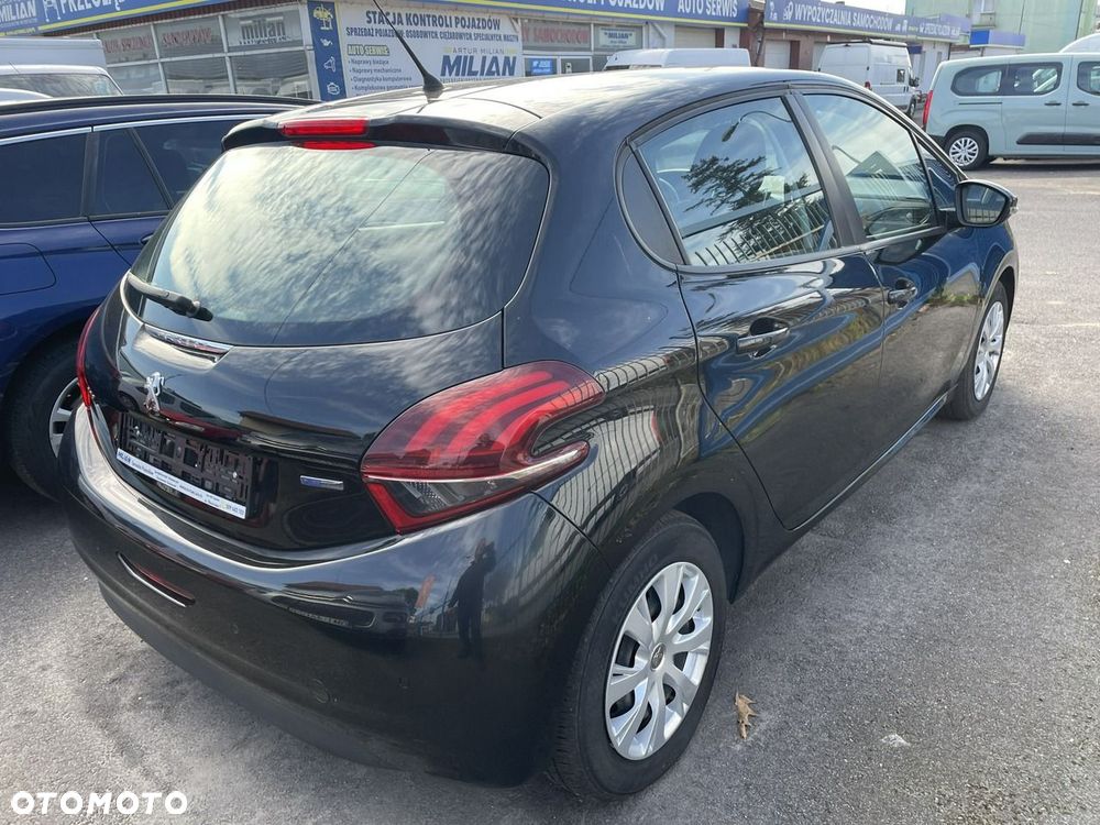 Peugeot 208 2017 photo 4