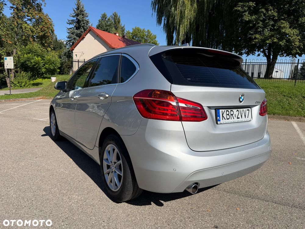 BMW Seria 2 218d - 5