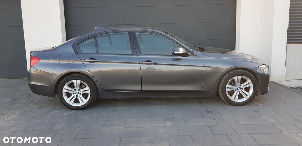 BMW Seria 3 318d Edition M Sport Shadow - 4