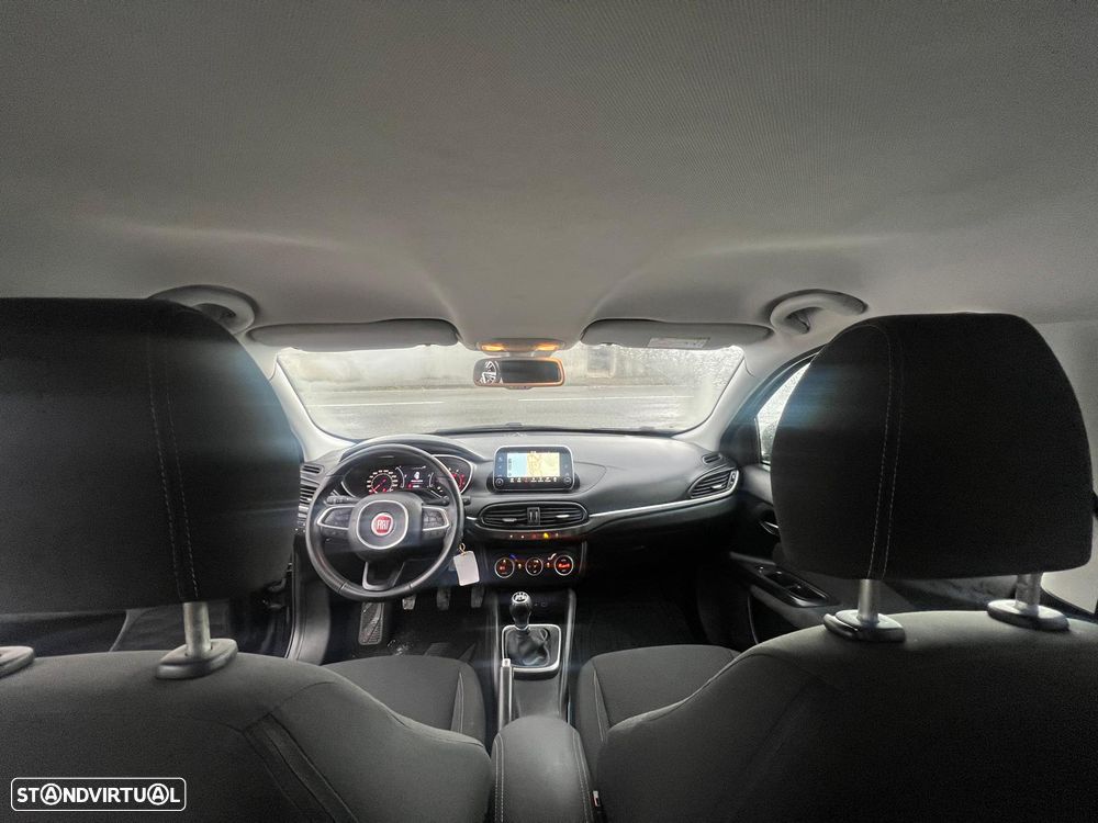 Fiat Tipo Station Wagon 1.3 M-Jet Lounge Tech - 12