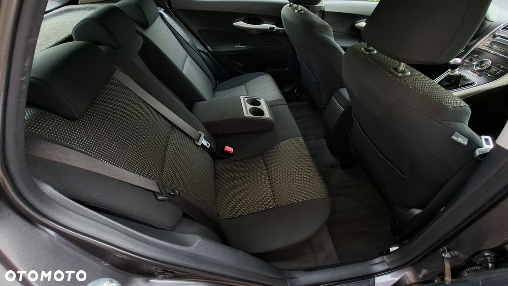 Toyota Auris 1.6 Executive - 17