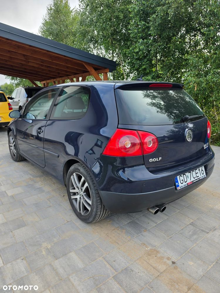 Volkswagen Golf - 6