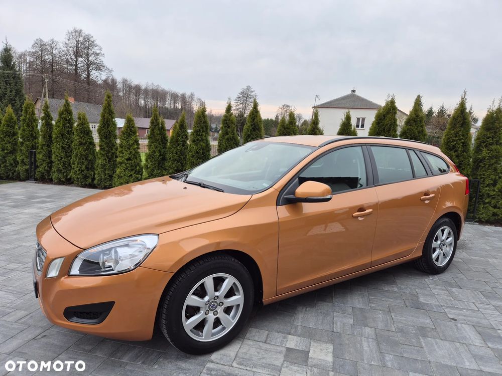 Volvo V60 DRIVe Momentum - 22