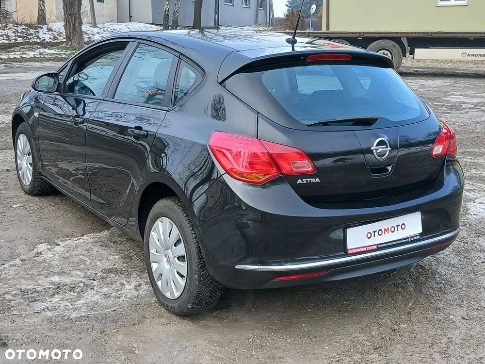 Opel Astra 1.6 Style - 32