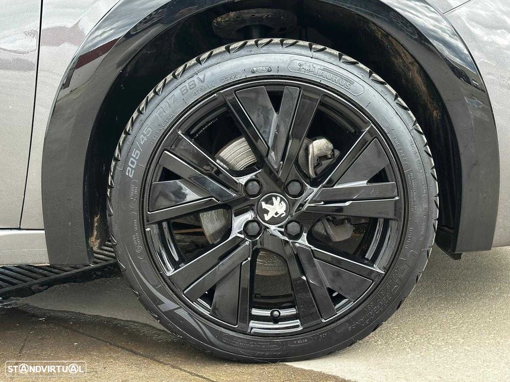 Peugeot 208 1.2 PureTech GT EAT8 - 19
