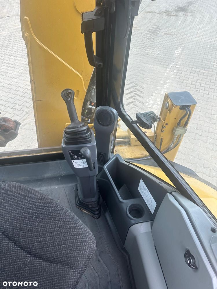 Caterpillar 444 F2 - 12