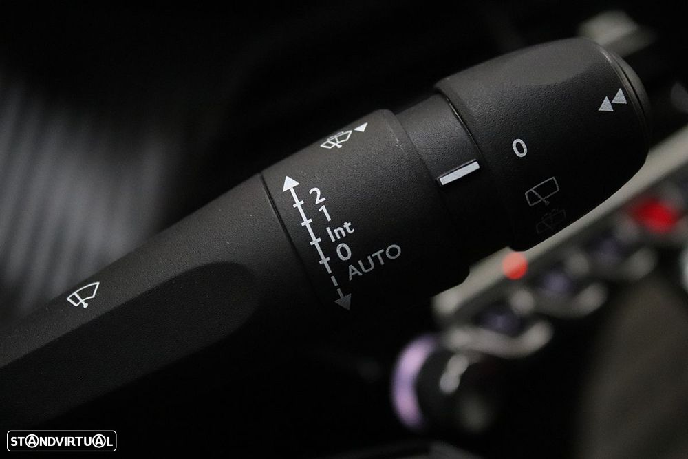 Peugeot 2008 1.2 PureTech Allure - 18