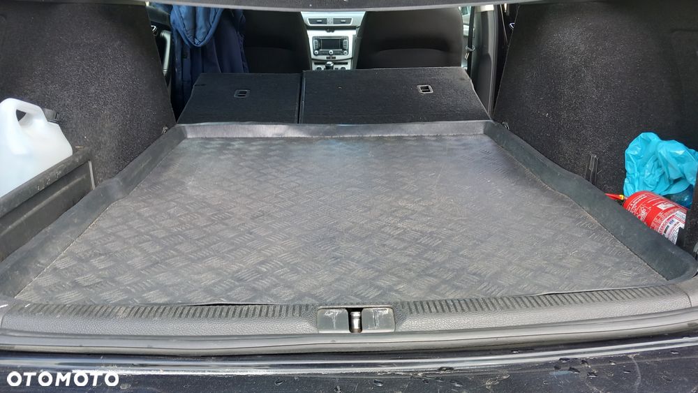 Volkswagen Passat 1.6 TDI Comfortline - 6
