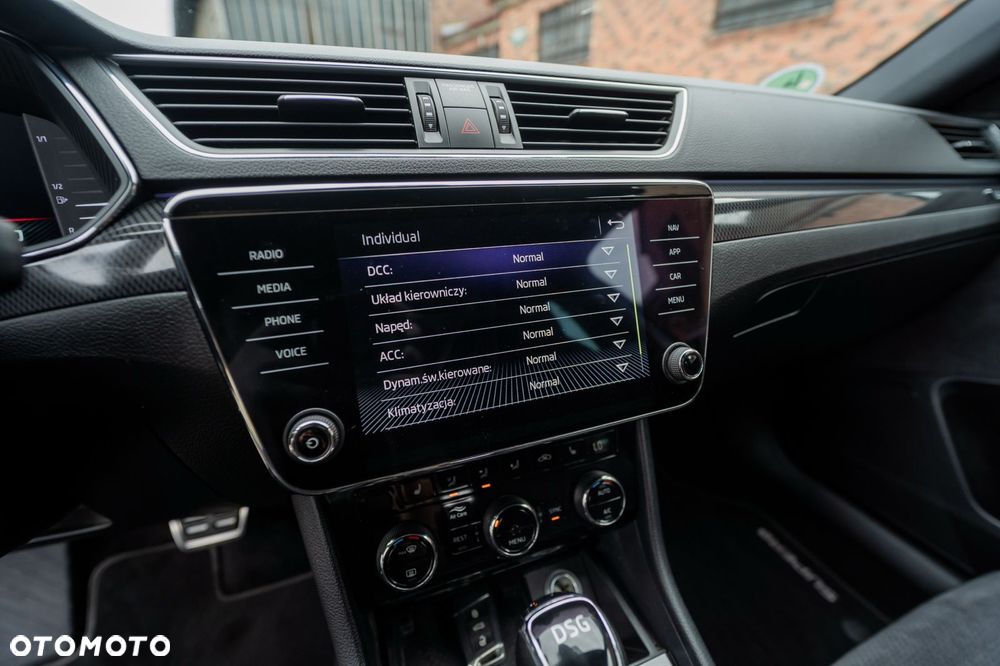 Skoda Superb 1.5 TSI Sportline DSG - 19