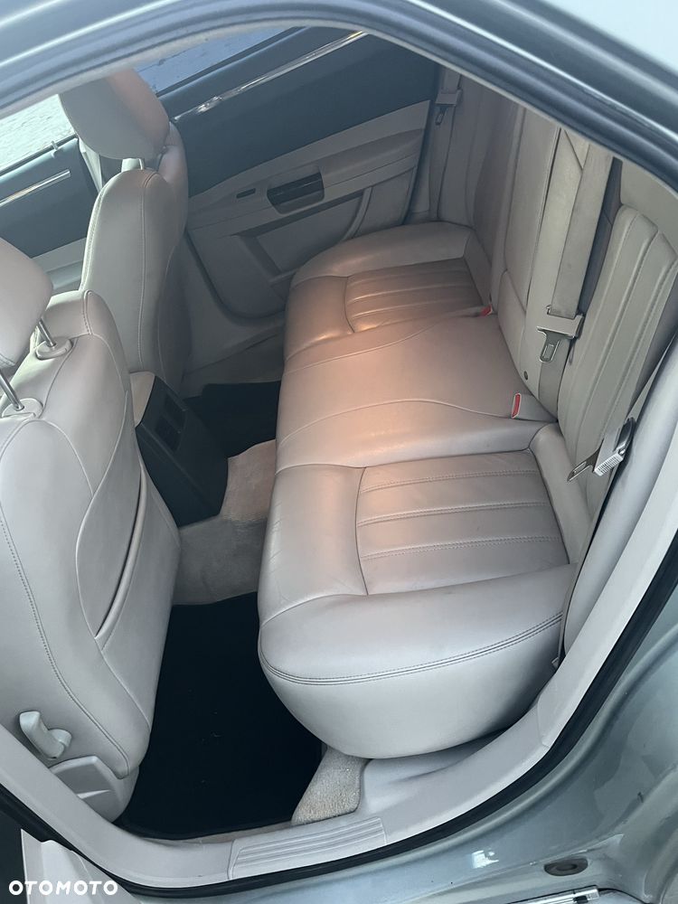 Chrysler 300C - 8