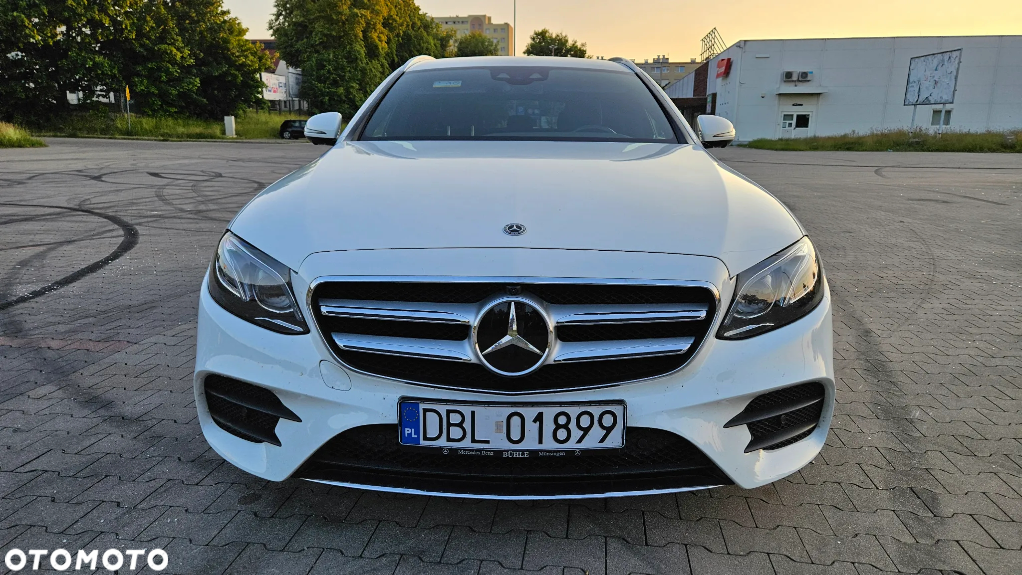 Mercedes-Benz Klasa E 220 d 4-Matic Business Edition 9G-TRONIC - 3