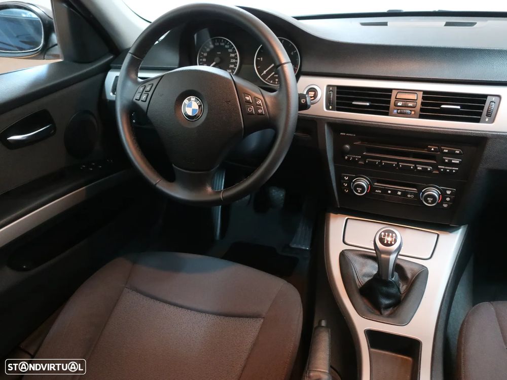 BMW 320 d - 13