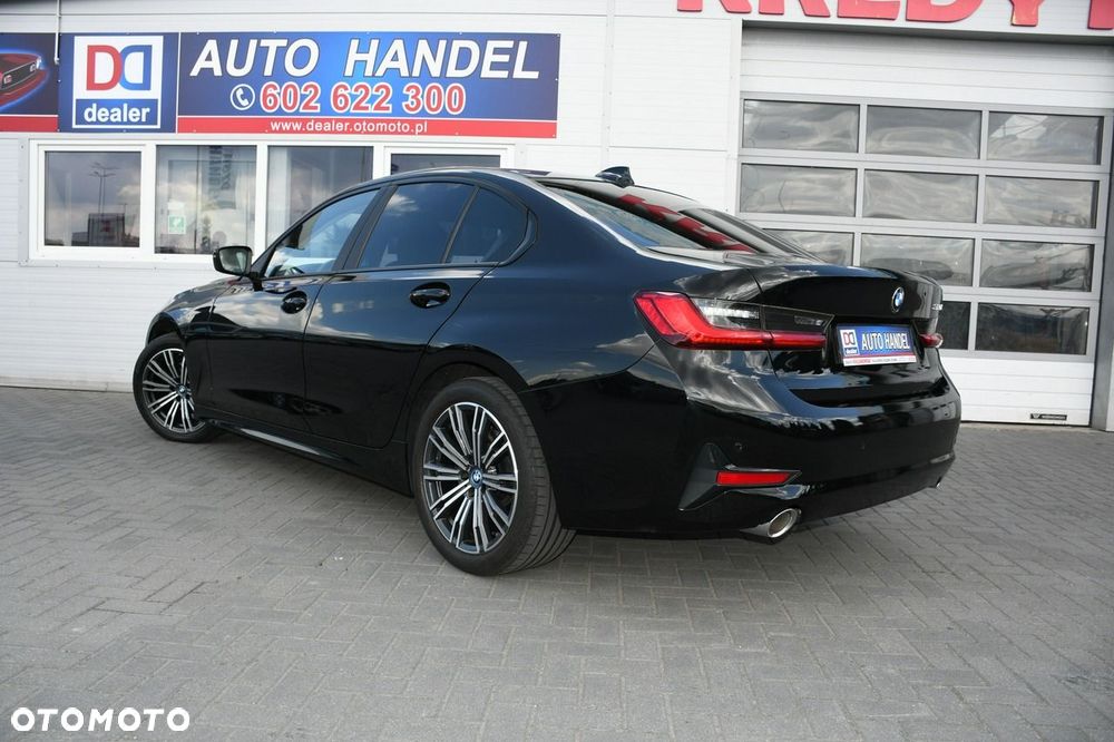 BMW Seria 3 320d mHEV - 17