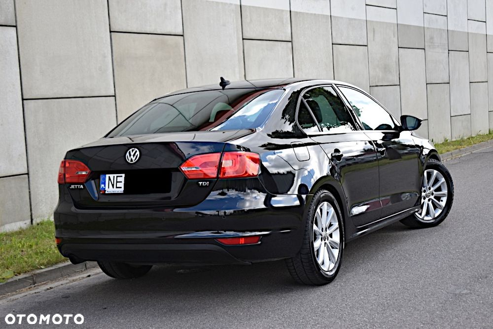 Volkswagen Jetta - 4