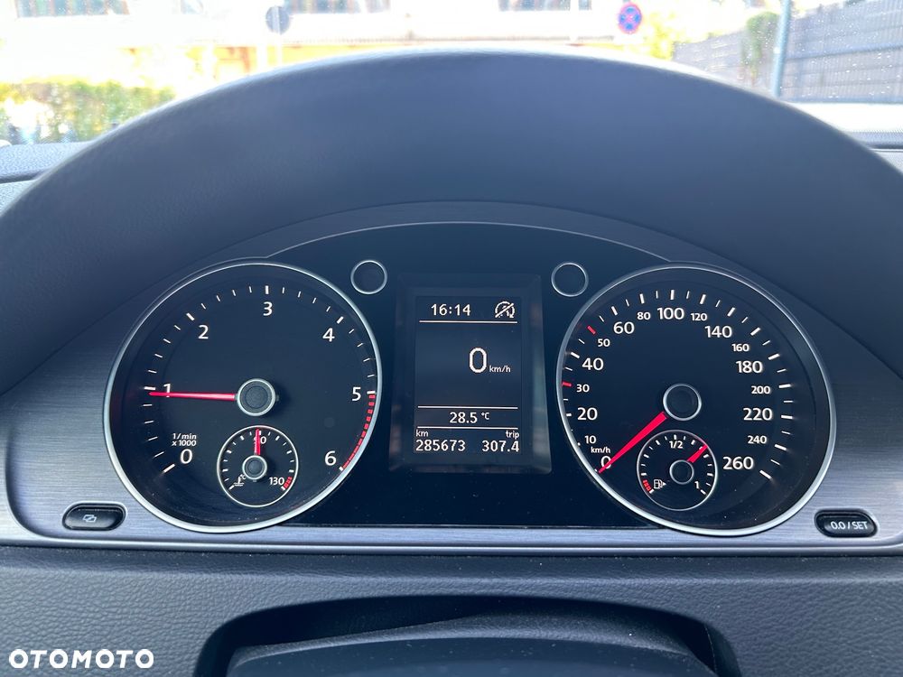Volkswagen Passat 2.0 TDI Highline DSG - 24