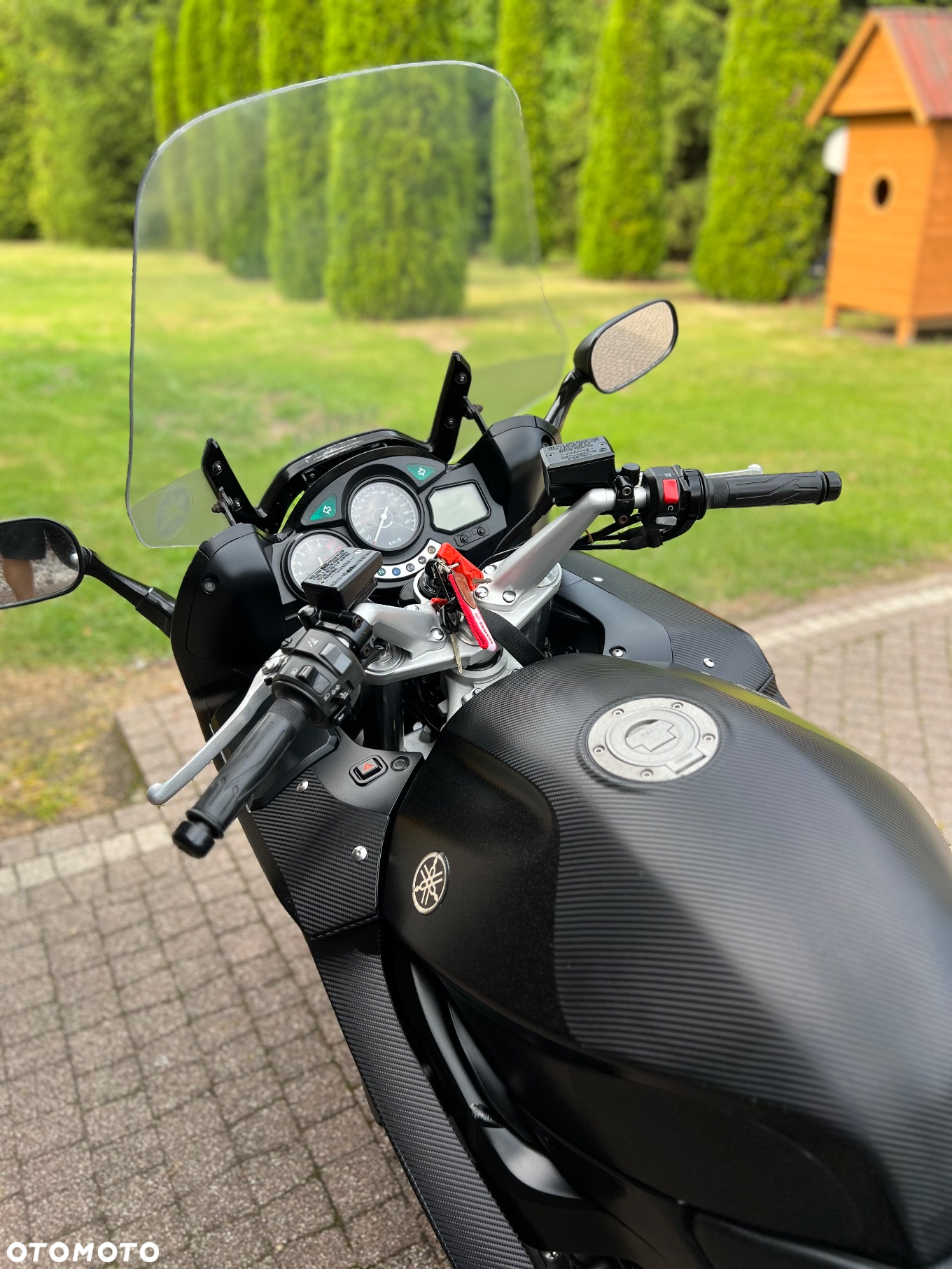 Yamaha FJR - 12