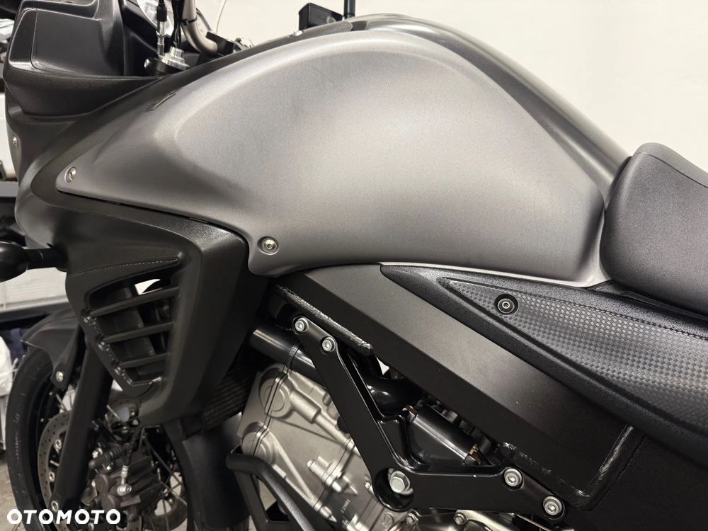 Suzuki V-STROM - 22