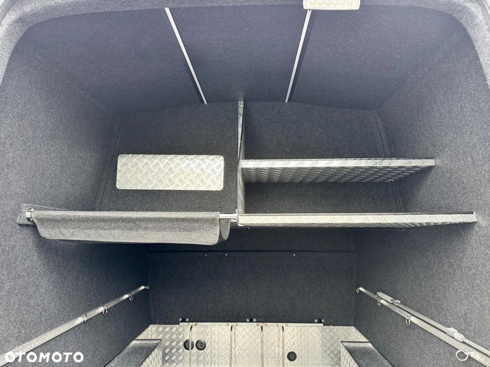 Mercedes-Benz Sprinter - 22