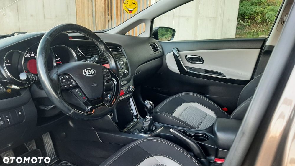 Kia Ceed 1.6 GDI Dream Team Edition - 23