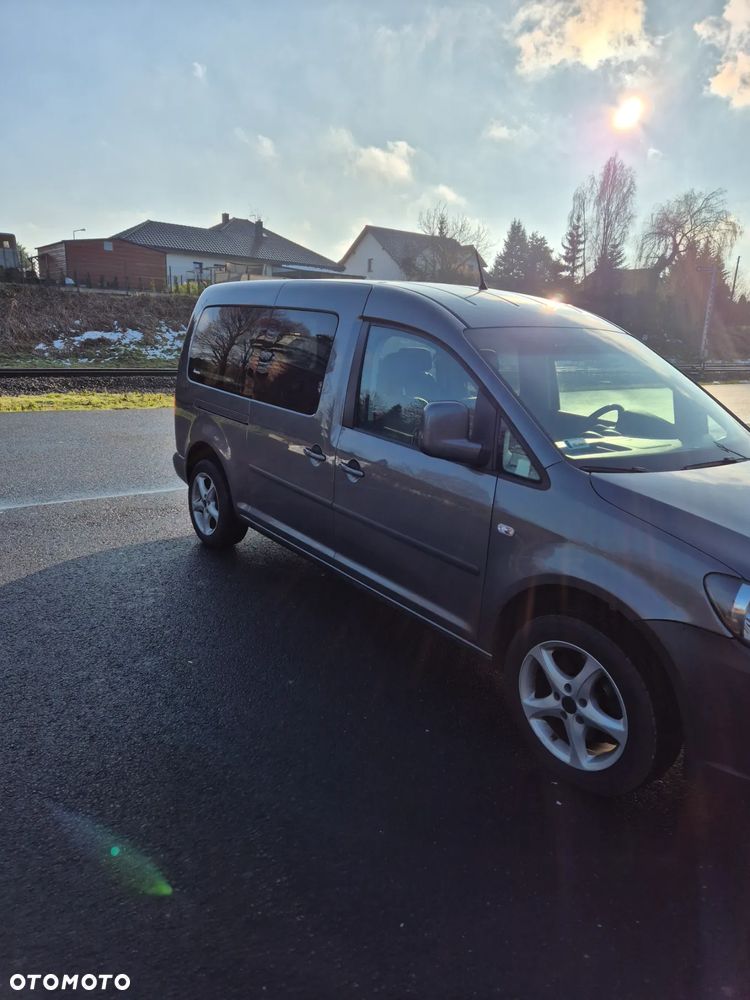 Volkswagen Caddy Maxi Comfortline DSG - 4