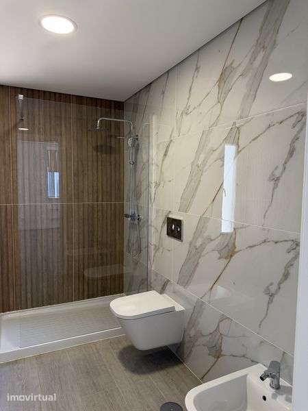 Moradia isolada terrea com piscina - Grande imagem: 2/11