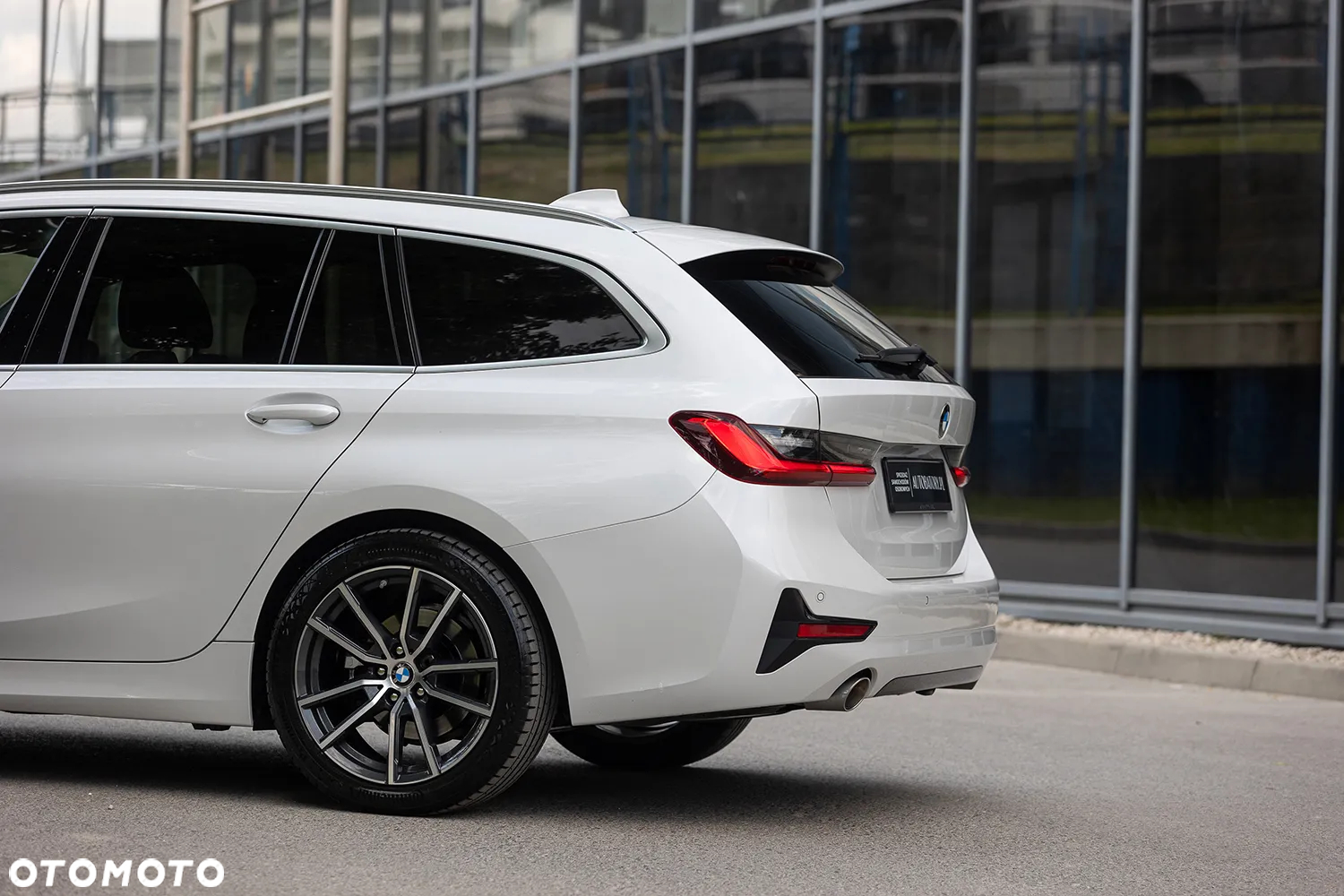 BMW Seria 3 318d Touring Sport Line - 12