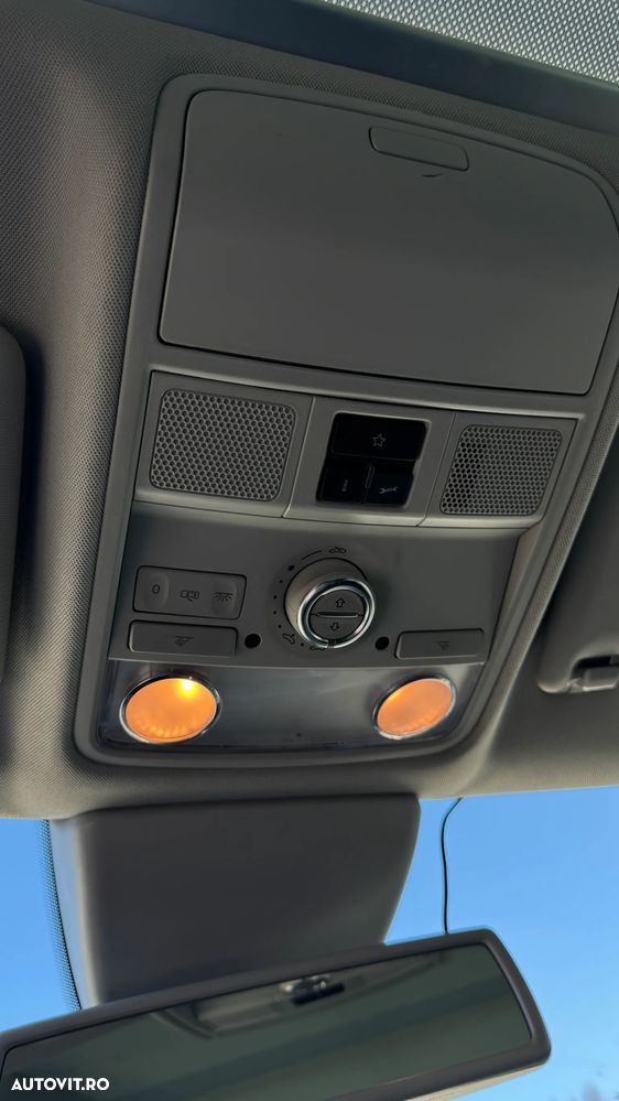 Volkswagen Tiguan - 11