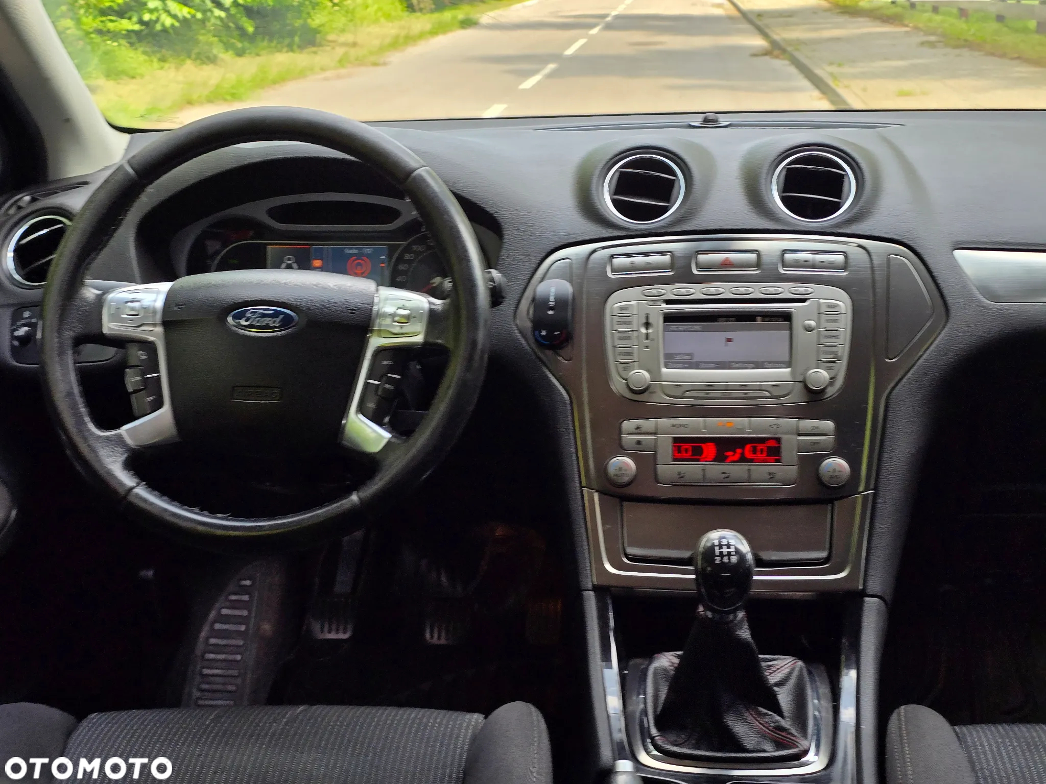 Ford Mondeo 2.0 FF Titanium - 24