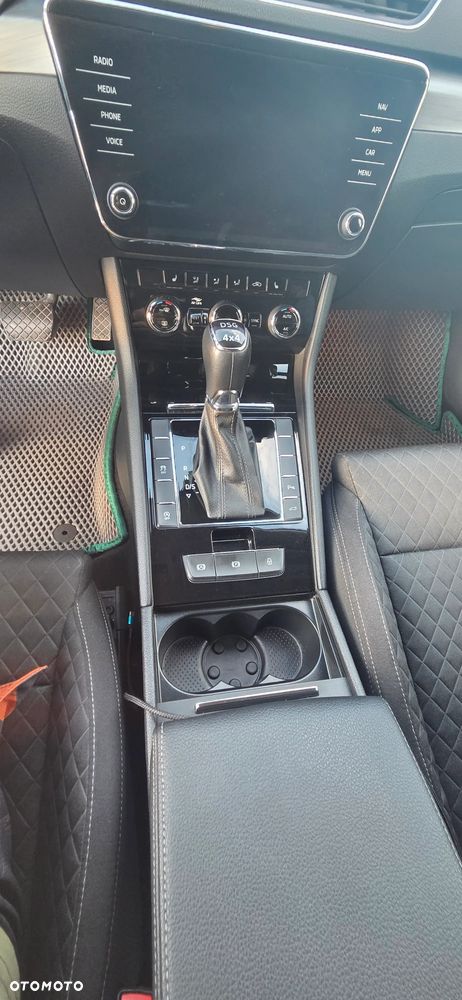 Skoda Superb 2.0 TSI 4x4 Style DSG - 26