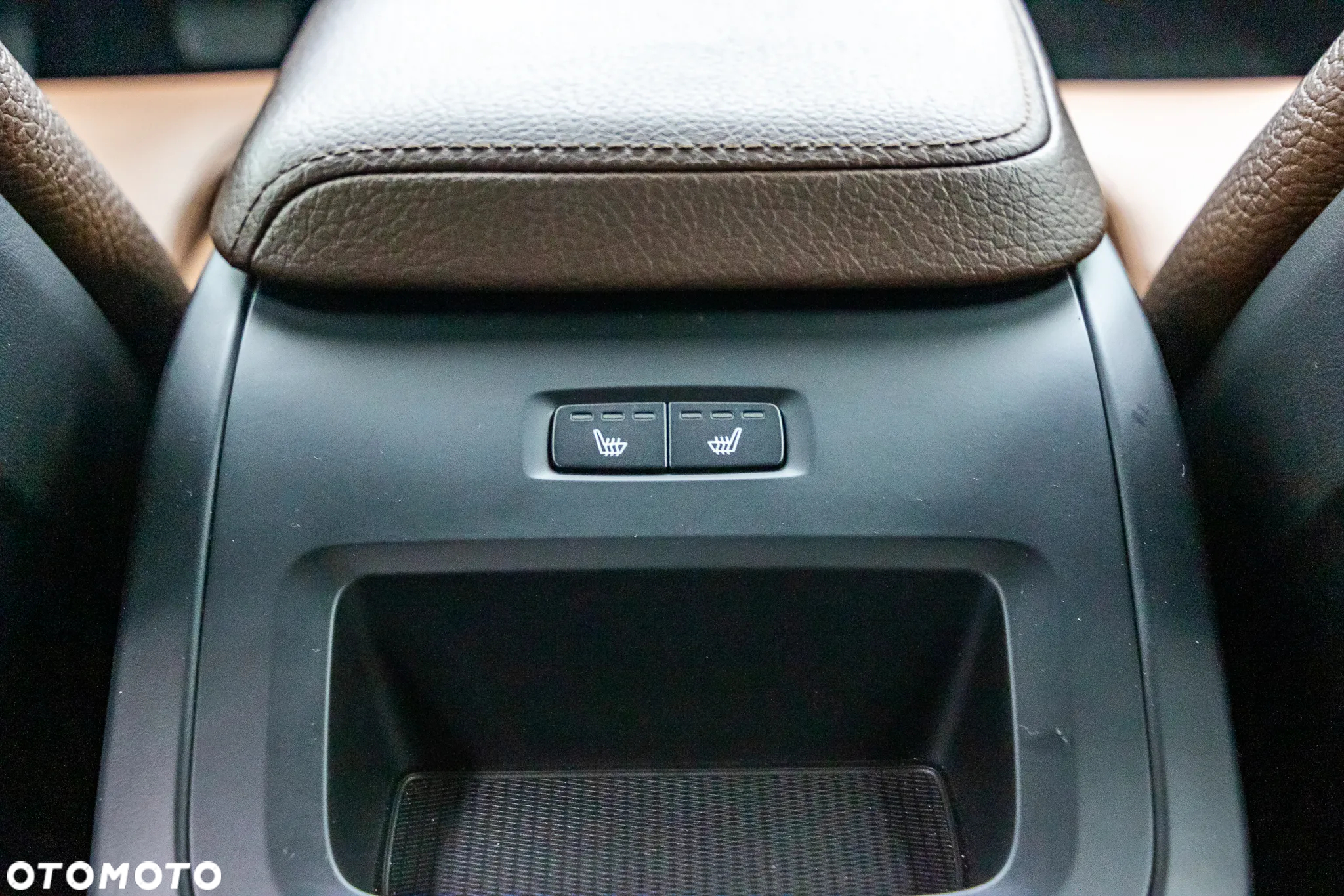 Volvo V60 Cross Country - 32