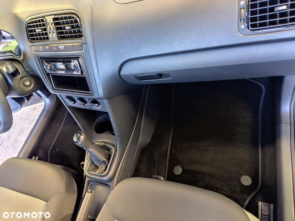 Volkswagen Polo 1.2 Blue Motion Technology Comfortline - 18