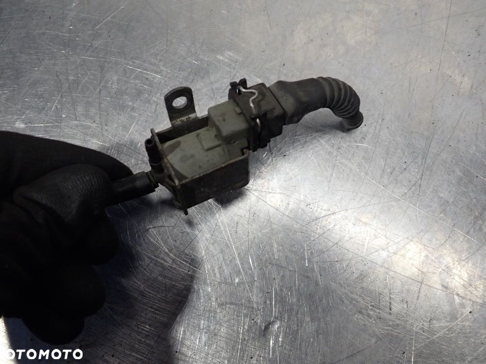 ZAWÓR PODCIŚNIENIA BMW E36 318 TDS KOMBI 1.7 72191133 - 2