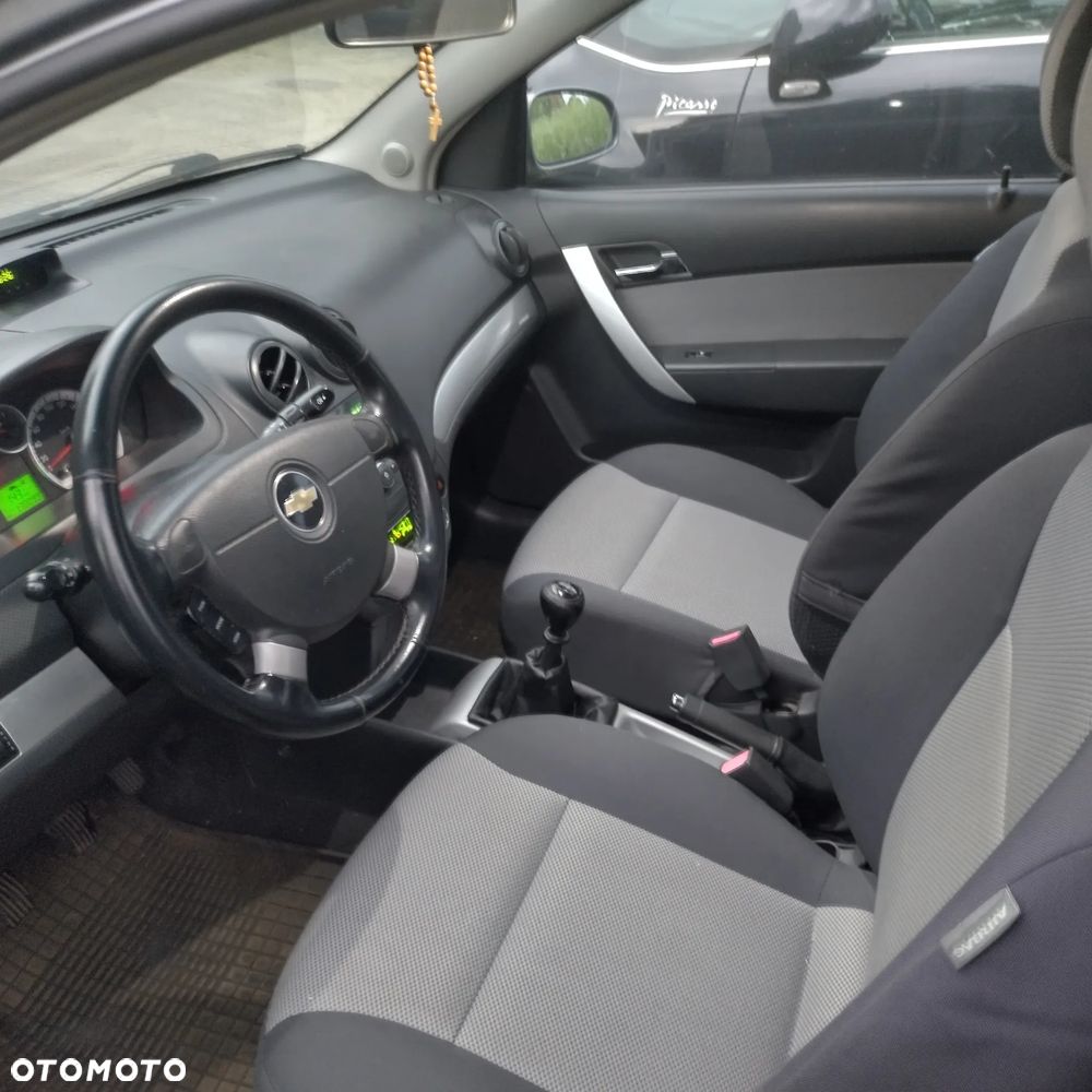 Chevrolet Aveo - 5