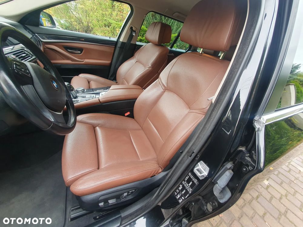 BMW Seria 5 525d xDrive Touring Sport-Aut Luxury Line - 10