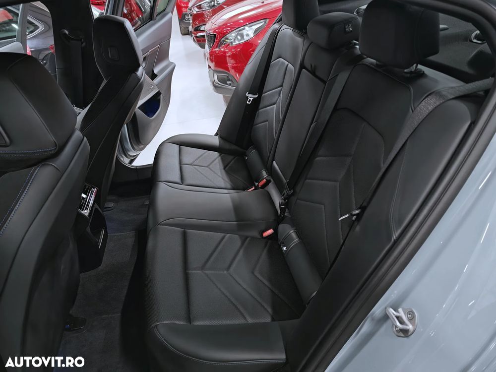 BMW Seria 5 520i AT MHEV - 25