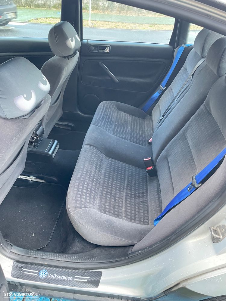 VW Passat 1.9 TDi Confortline - 6