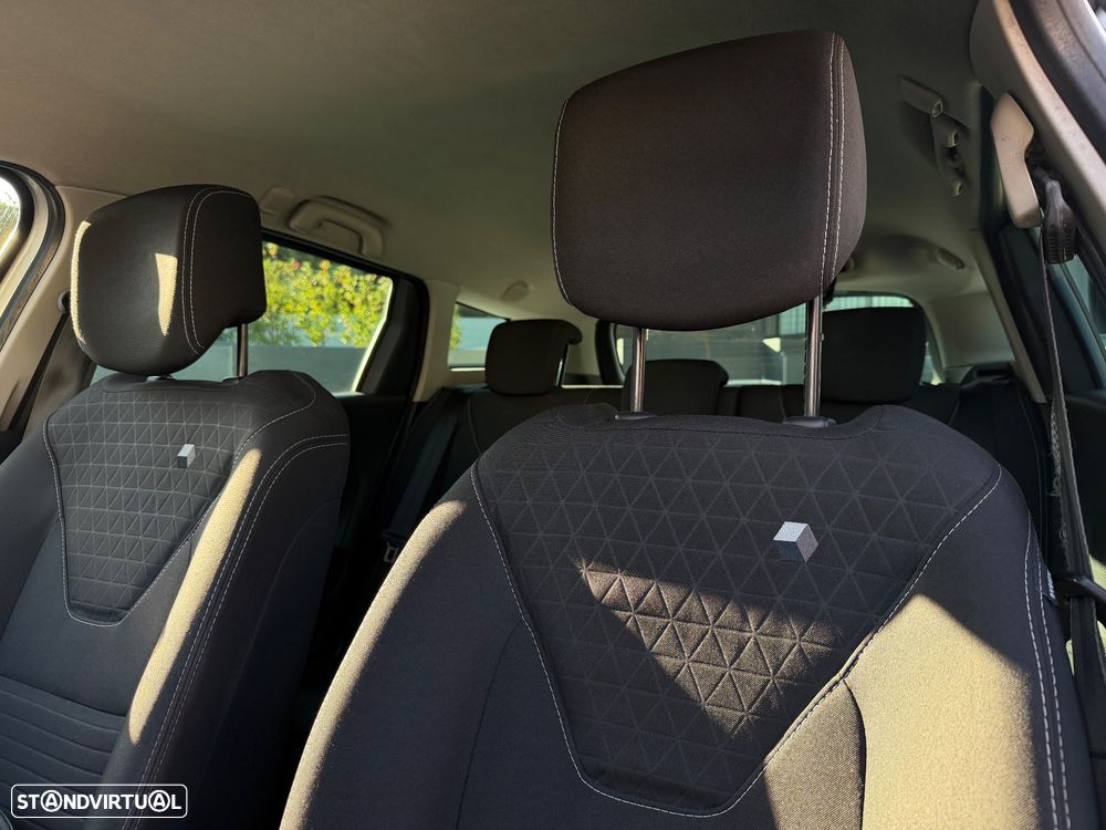 Renault Clio Sport Tourer 0.9 TCe Limited - 15