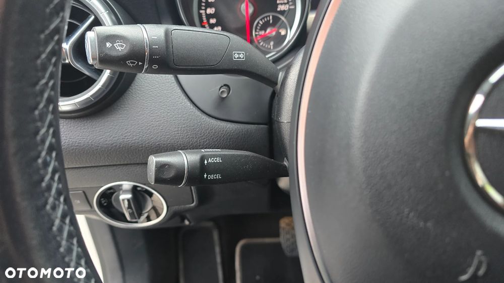 Mercedes-Benz CLA 250 4Matic 7G-DCT AMG Line - 16