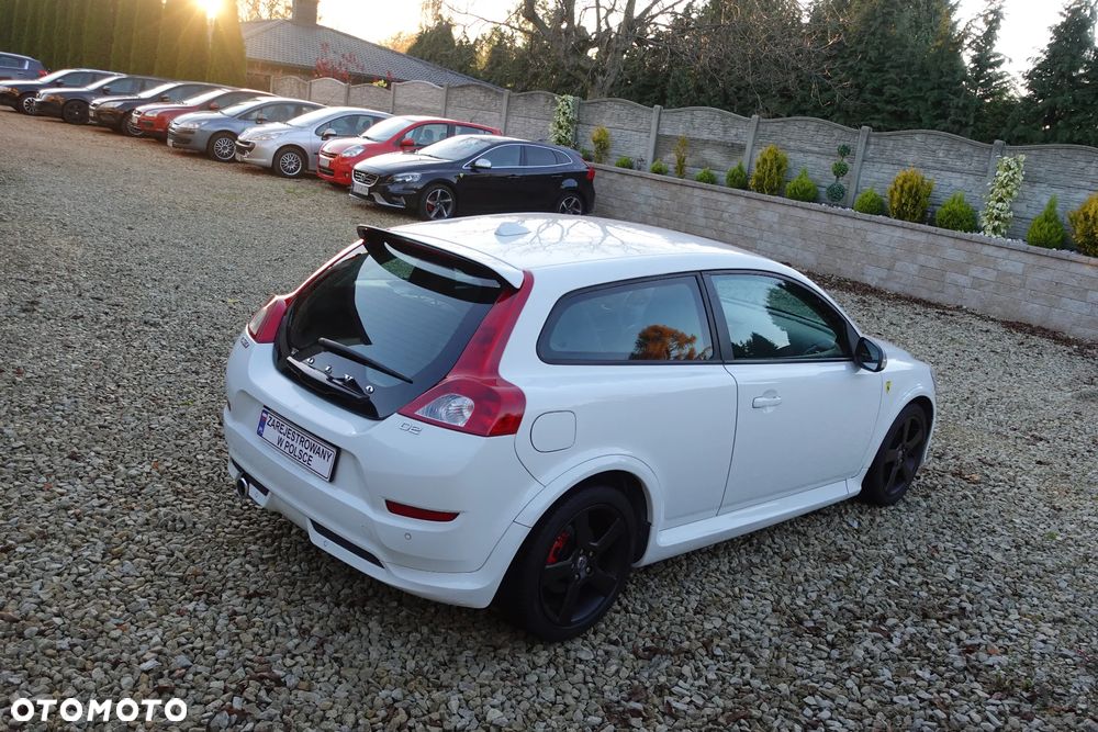 Volvo C30 D2 R-Design - 3